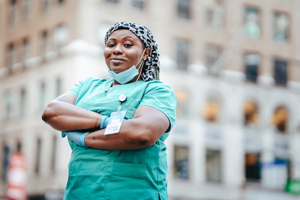 Essential Features In Uniform For Hospital Staff